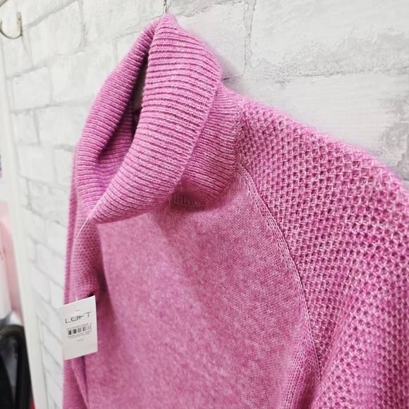 LOFT Turtleneck - Picture 3 of 8
